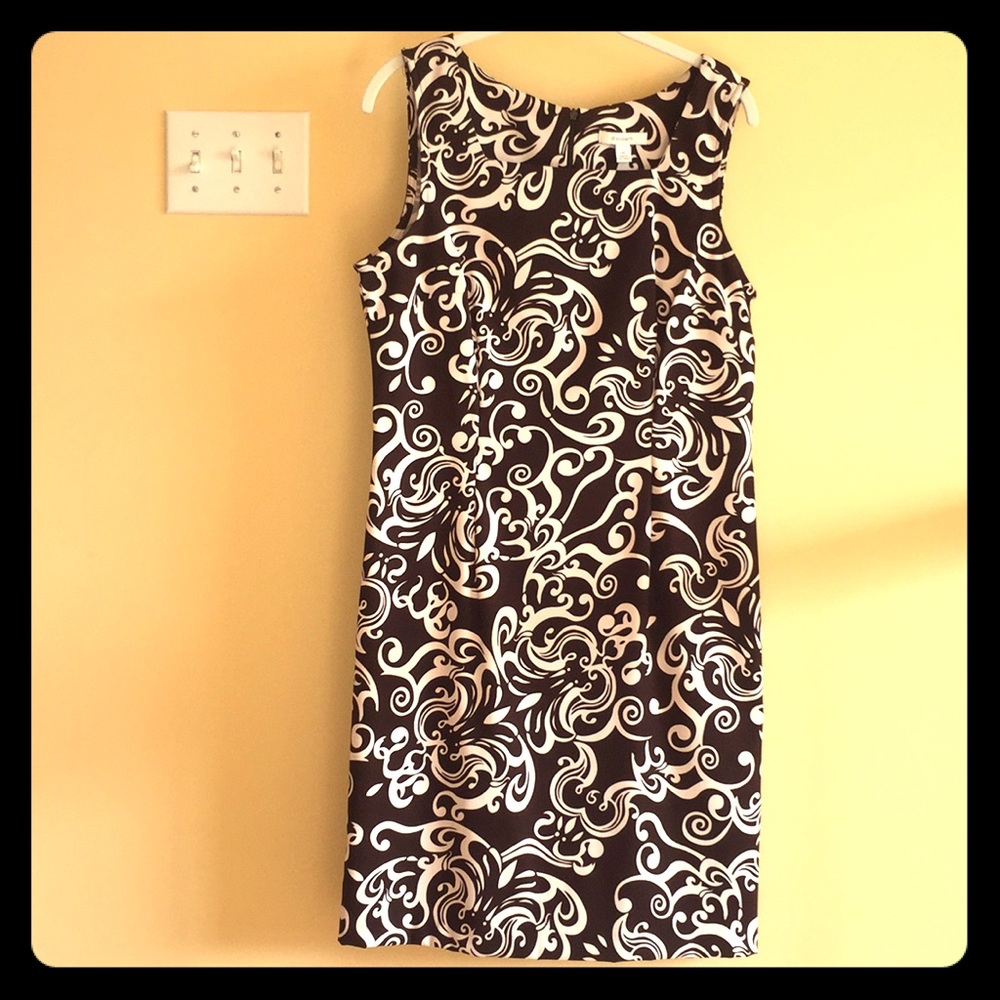 Women’s No Sleeve Dress